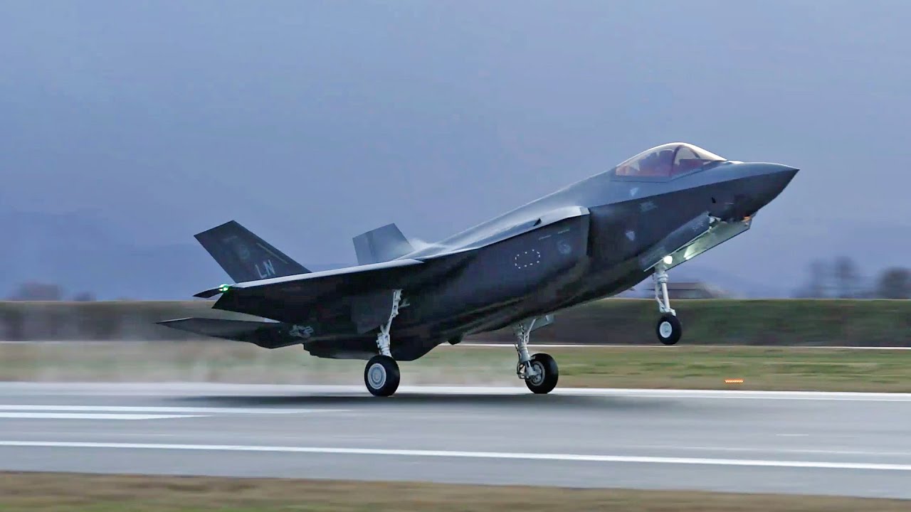 Valkyries Land at &Oslash;rland Air Station, Norway (4K)