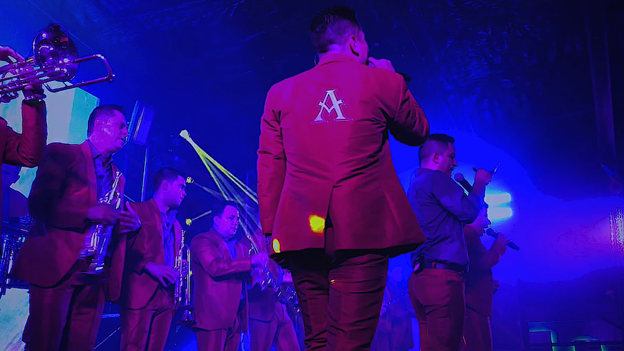 La Arolladora Banda El Limon - Como Quema El Frio / Entregame Tu Amor (En Vivo) (Poppuri)