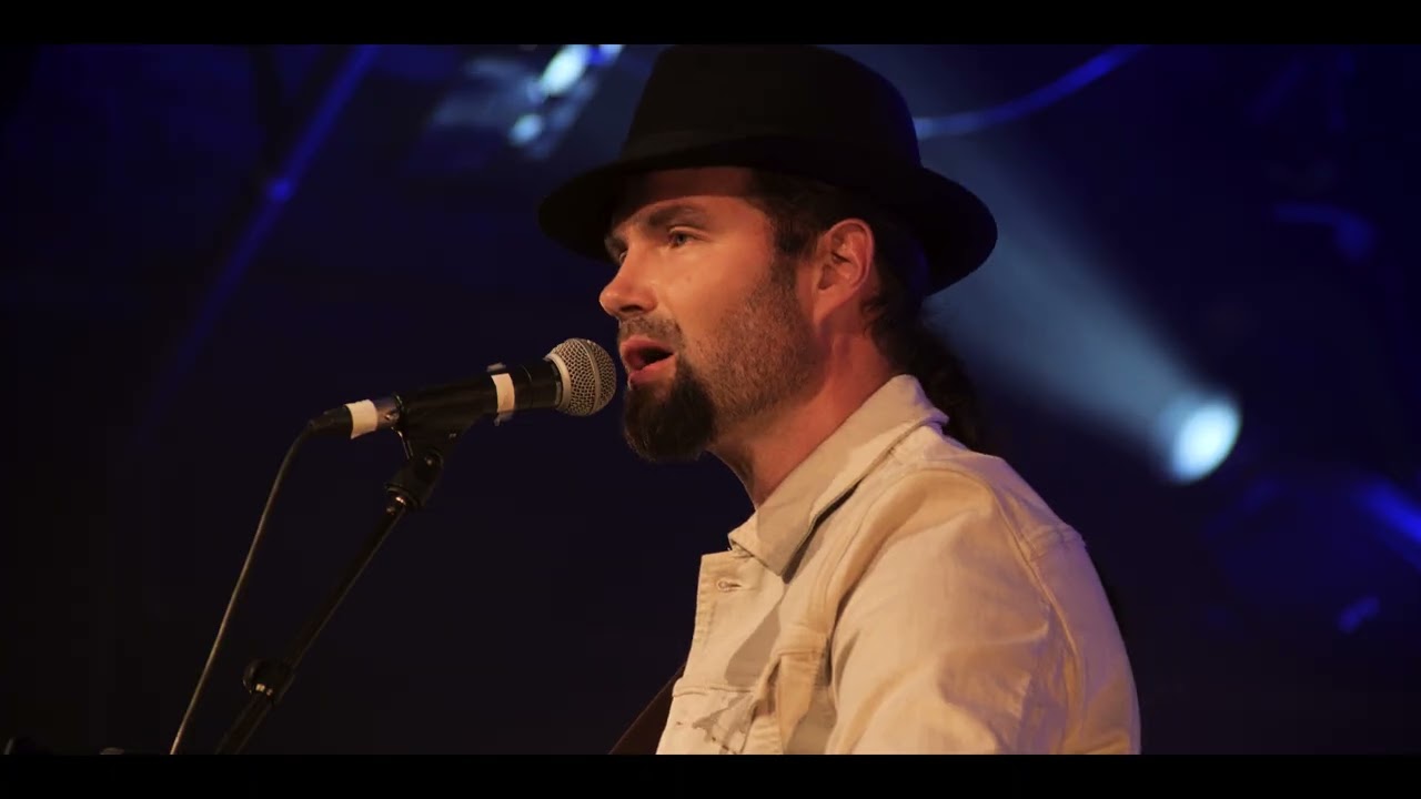 Chris Rigaud - Innocence - Live