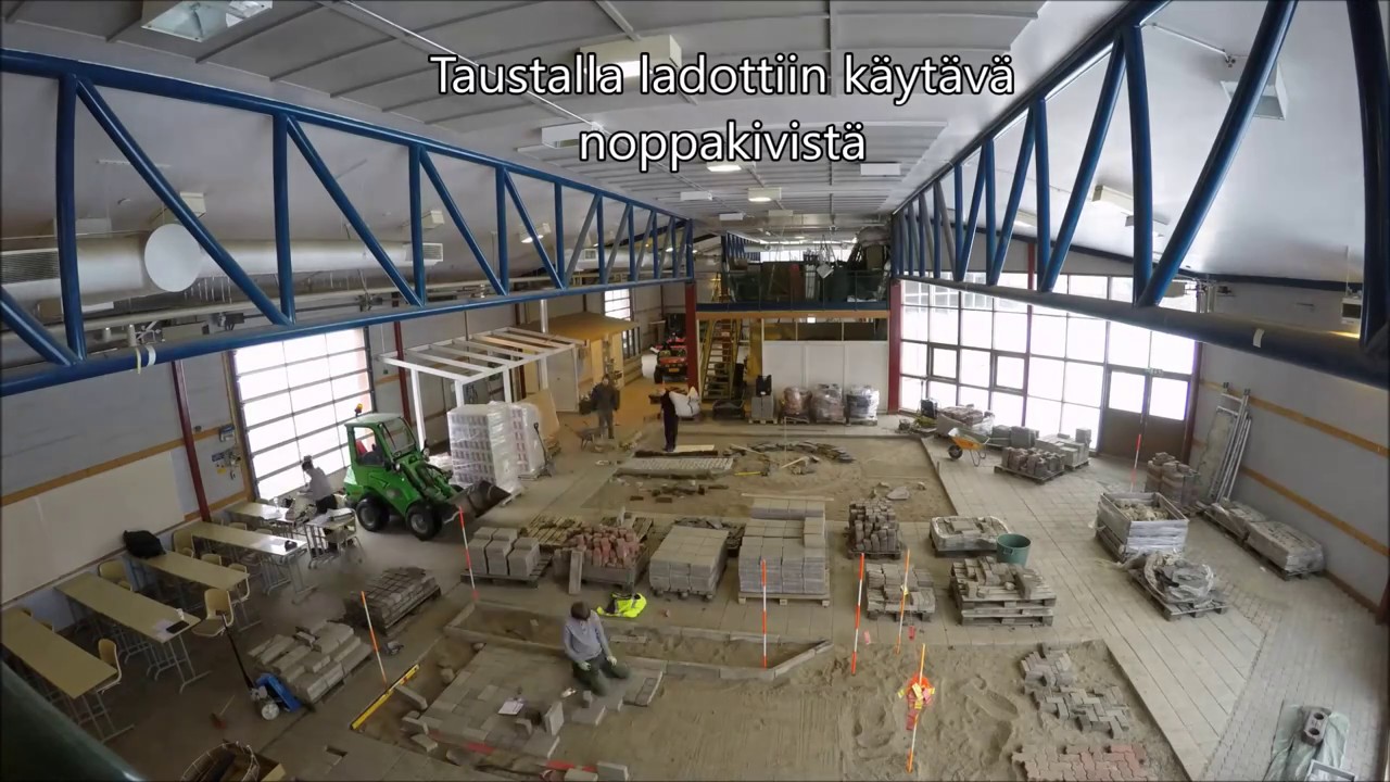 Viheralan opiskelijat kivityökurssilla Lepaalla (Hämeen ammatti-instituutti)