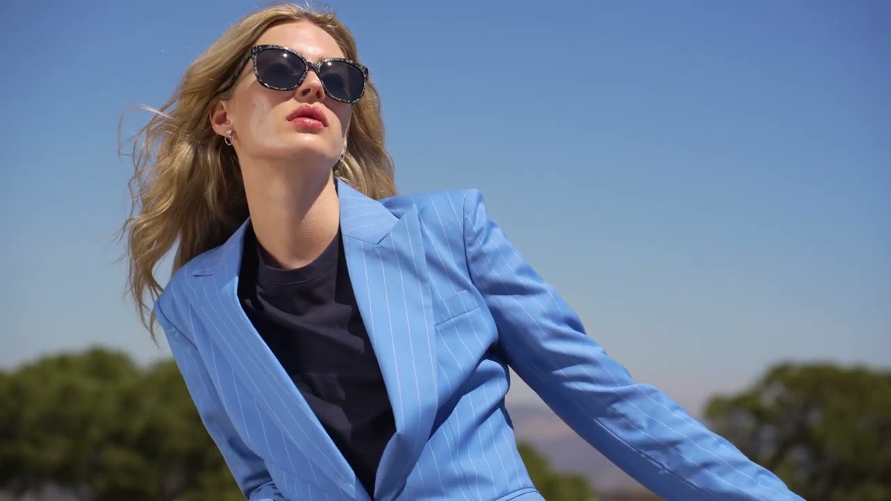 Empower Your Wardrobe: Bespoke Pantsuits by Sumissura