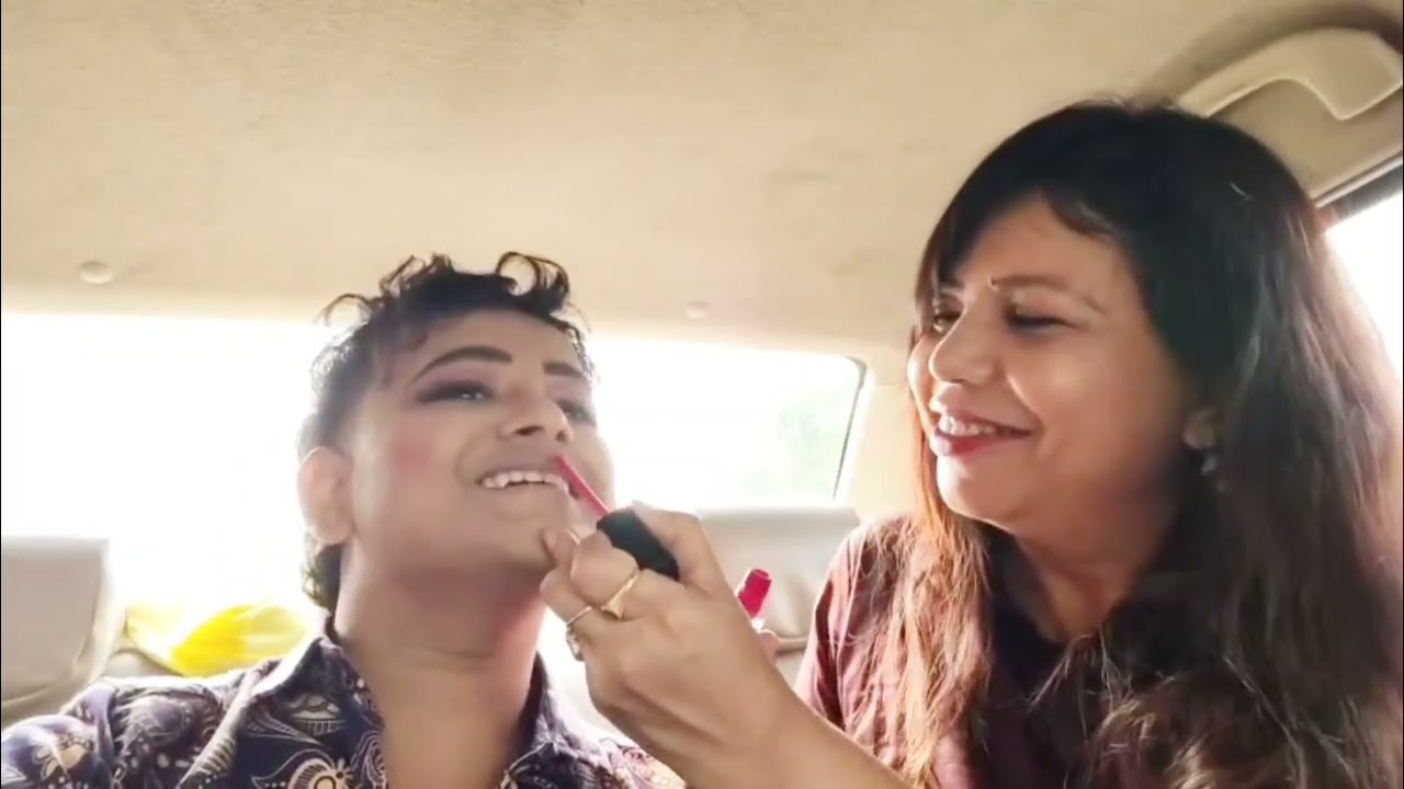 Gadi Ke Andar Hi Ladka Ban Gaya Ladki 😲 | Live Transformation!