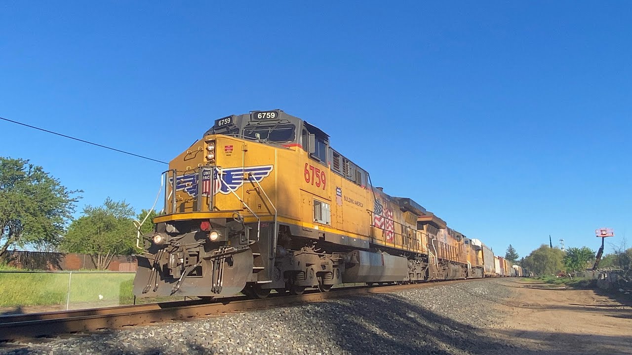 Union Pacific Manifest (NB) || Oddity (#6759) leads!