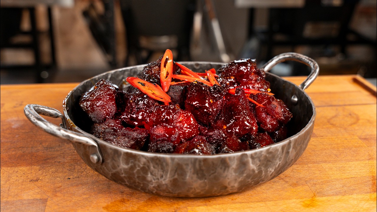 Smoked Hot Honey BURNT ENDS van buikspek op de BBQ