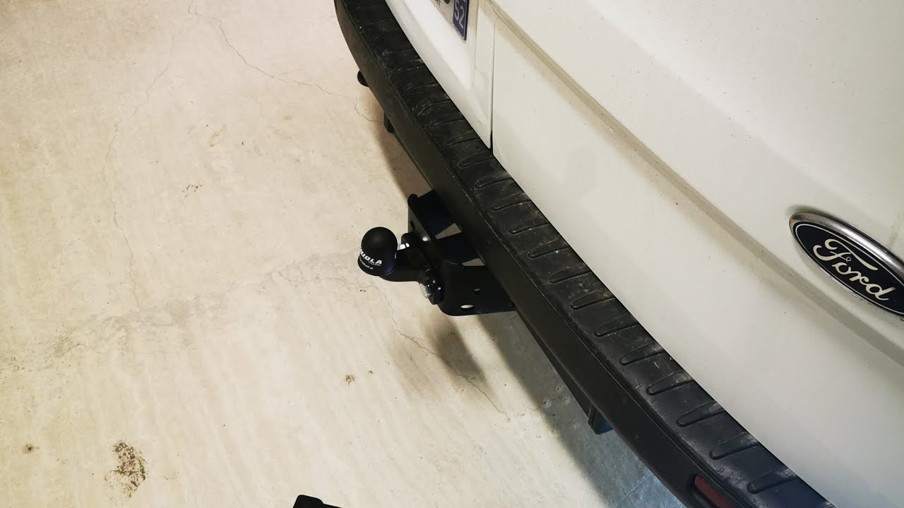 Installation d'un attelage sur un FORD Transit Custom