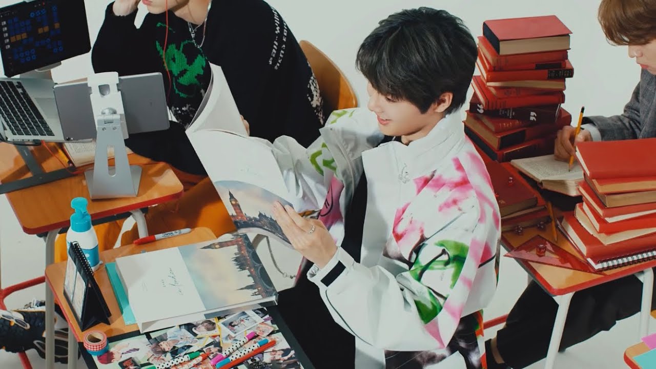 Stray Kids Mixtape : Gone Days MV but it&rsquo;s just when I.N gets a solo or focus screen time