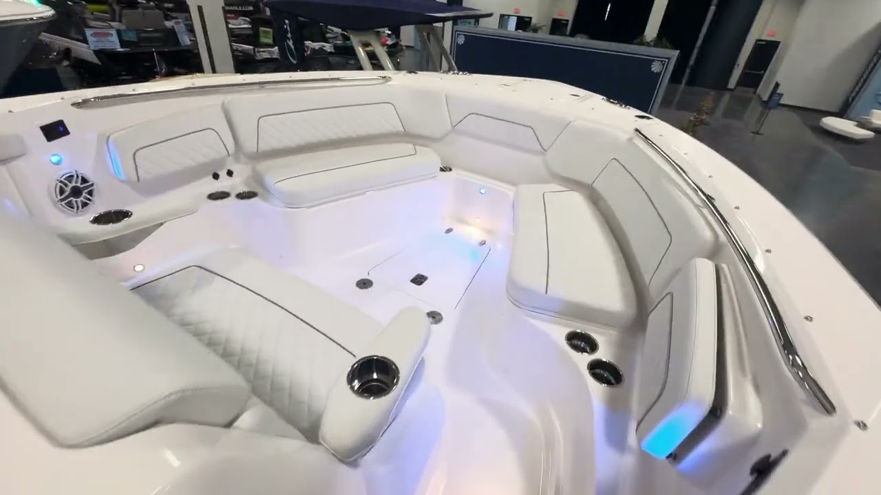 2025 Pursuit S328 