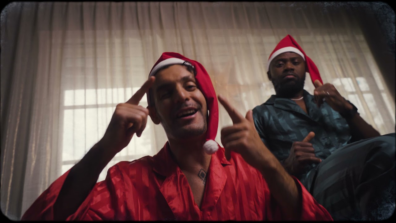 Pari &ndash; Tipp tapp julklapp (Official Video)