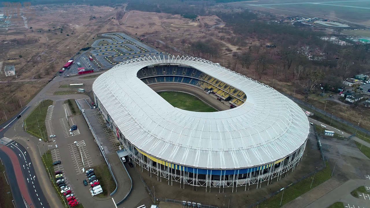 Speedway MotoArena - stadion żużlowy w Toruniu z lotu ptaka 4K