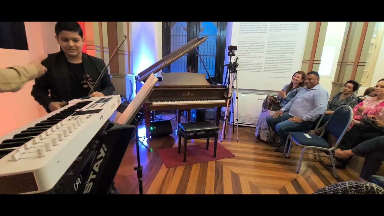 Show em homenagem ao Dia das Mães,  Cida Duarte canta Notas de Força e de amor.
