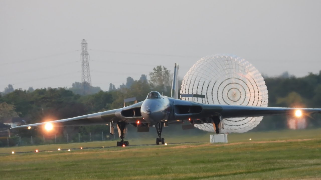 Vulcan XL426 Fast Taxi Run AND BRAKE PARACHUTE 17/05/25