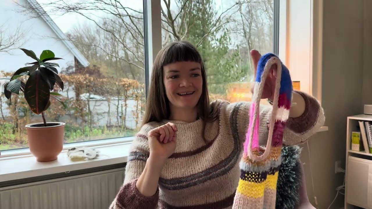 Hold Masken, episode 71. Februar 2025. Zipper sweater match, h&oslash;nsestrik og en smuk vest.