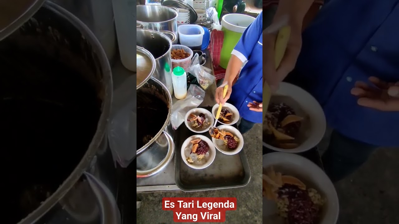 ES TARI LEGENDA KEDIRI YANG VIRAL !!! Es Kacang Ijo, Ketan ada Sawo nya di tengah sawah