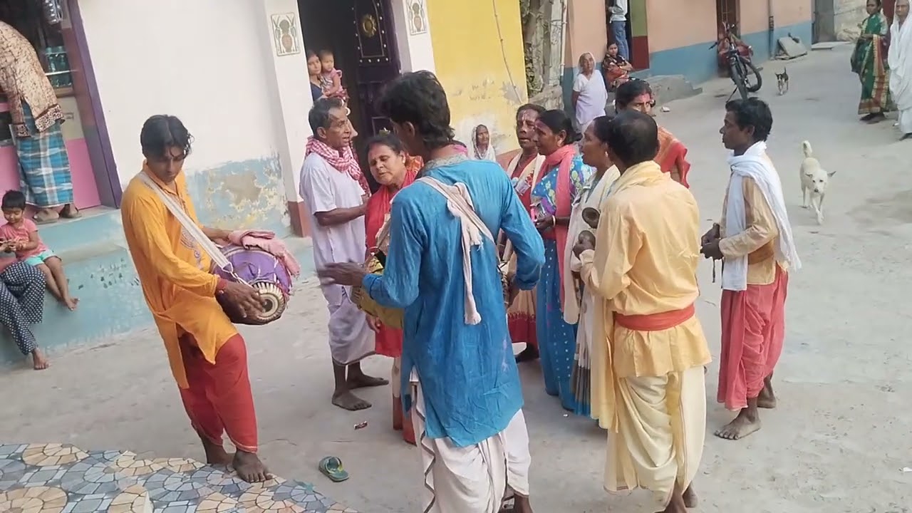 আমাদের হরিবাসরে কিছু কীর্তনের ভিডিও