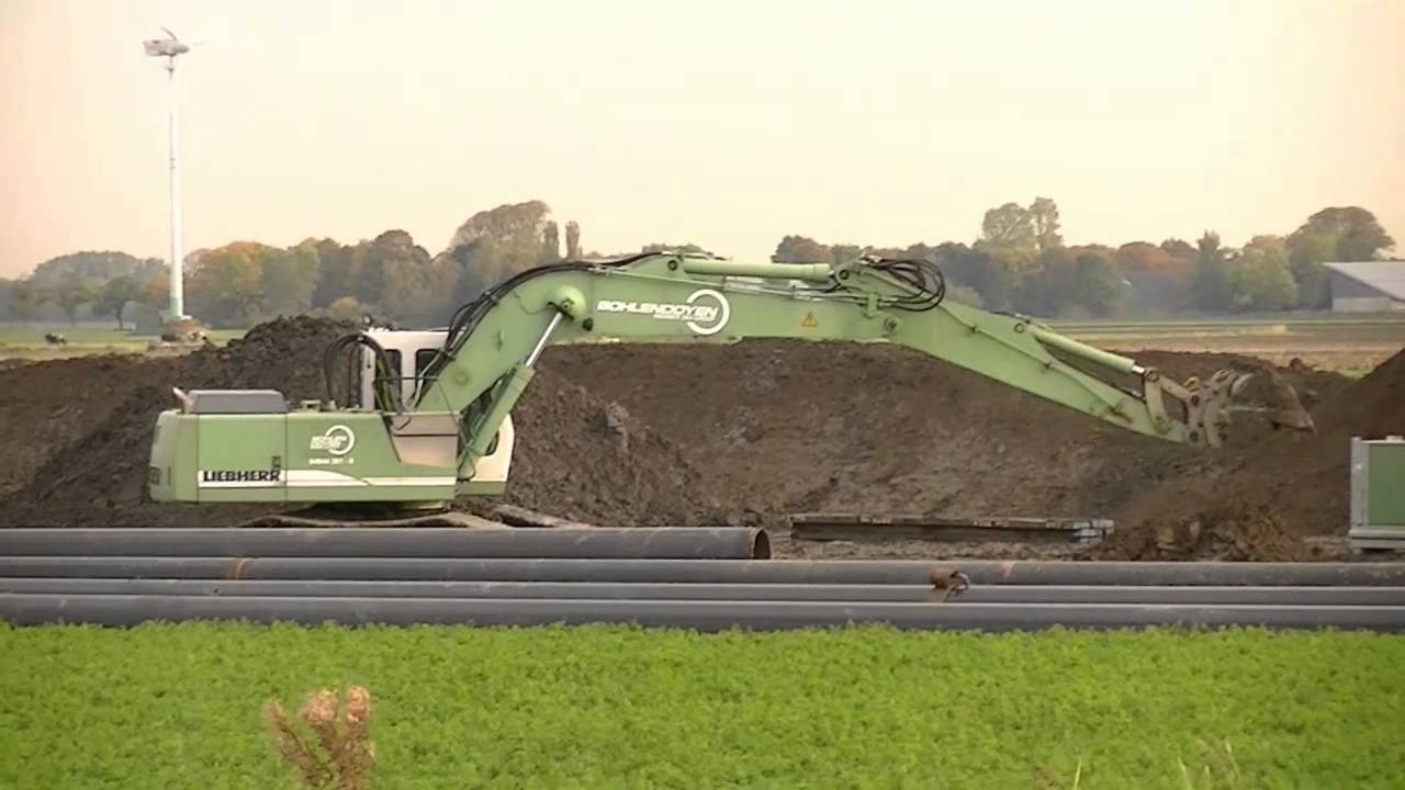 Pipeline-Baustelle bei Bunde (Rheiderland) / Pipeline construction site in Bunde (Germany)
