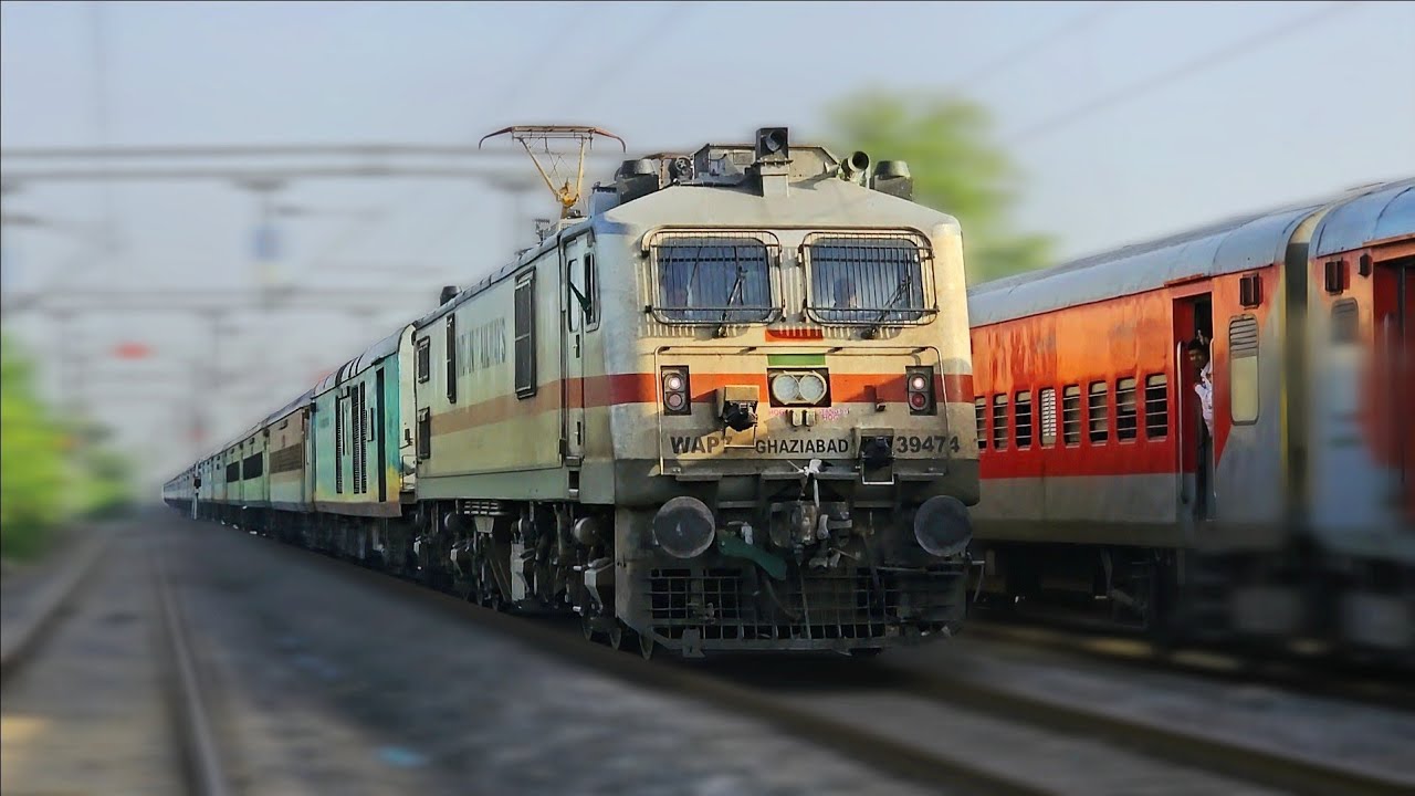 Mumbai – Ajmer Express Full Journey: Stunning Railway Crossing Scenes & Train Action