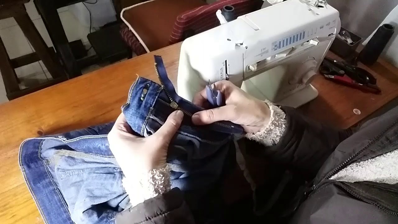 Trocando o zíper da calça jeans
