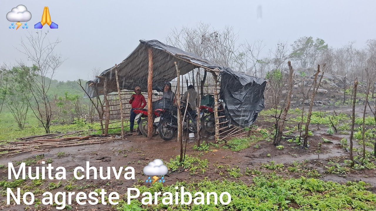 Parecia chuva ⛈️ de granizo 😱 a cortina d'água caindo da nuvem ⛈️🌧