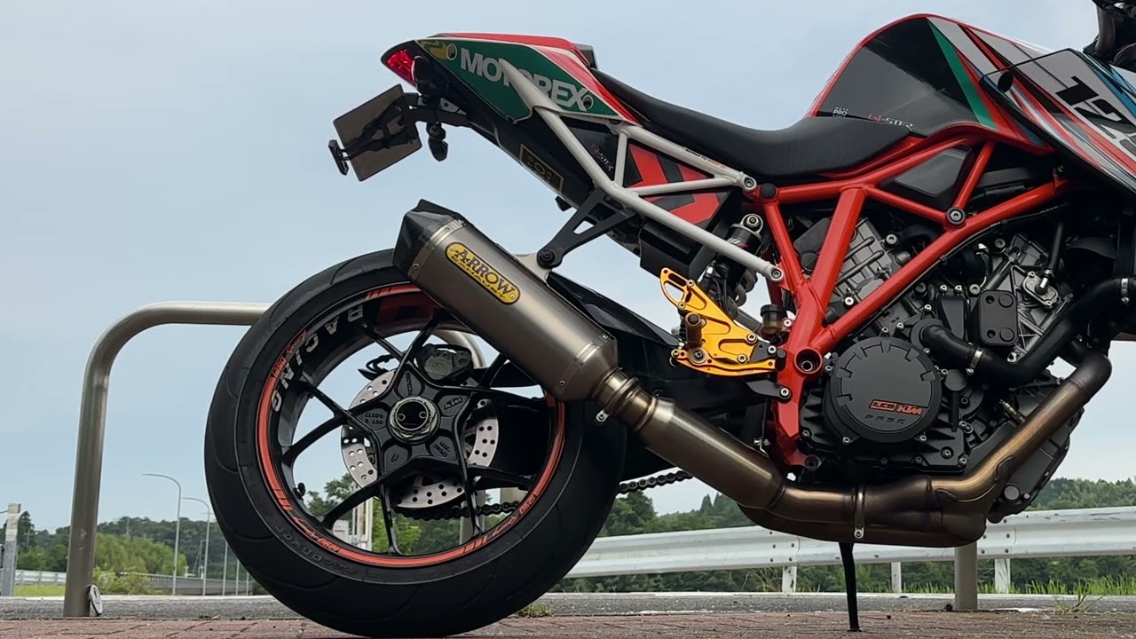 KTM 1290 SUPER DUKE R  2015 ARROW Race-Tech titanium silencer with carby end cap + mid-pipe