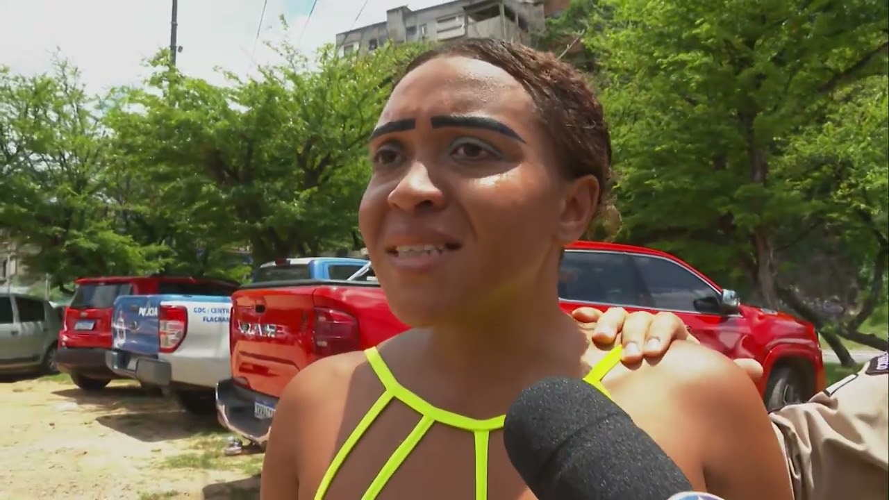 Mulher é detida após tentar jogar ácido na atual companheira do ex