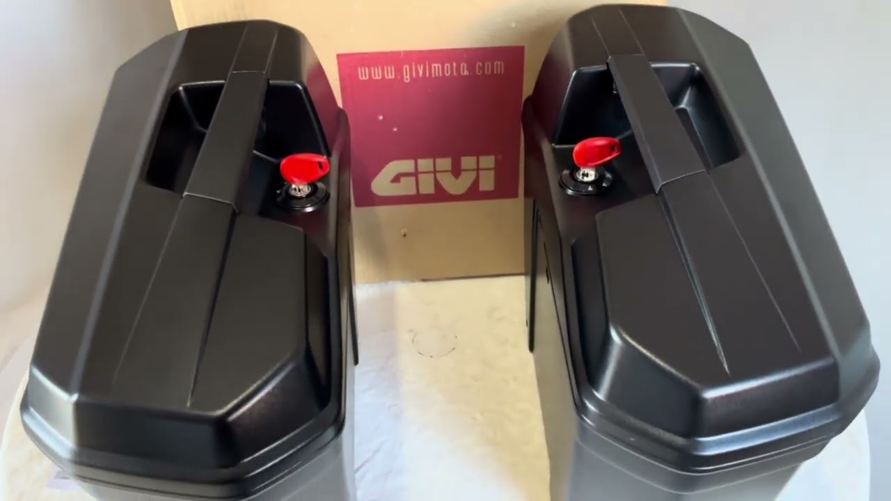 22- Baús laterais Givi E-22.