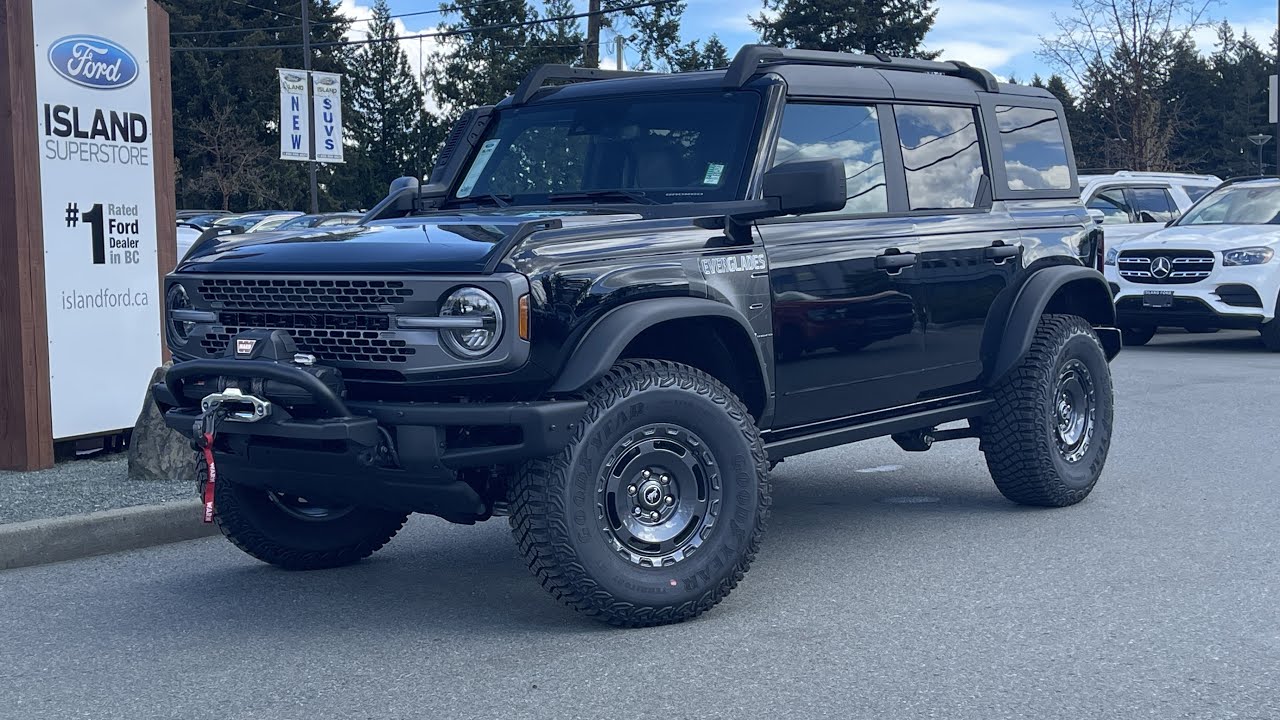 2024 Ford Bronco Everglades + Tailgate Table, Hard Top, Snorkel Review | Island Ford