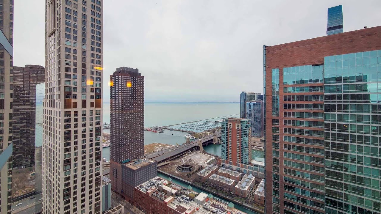A lake-view Streeterville -08 1-bedroom at the amenity-rich Moment apartments