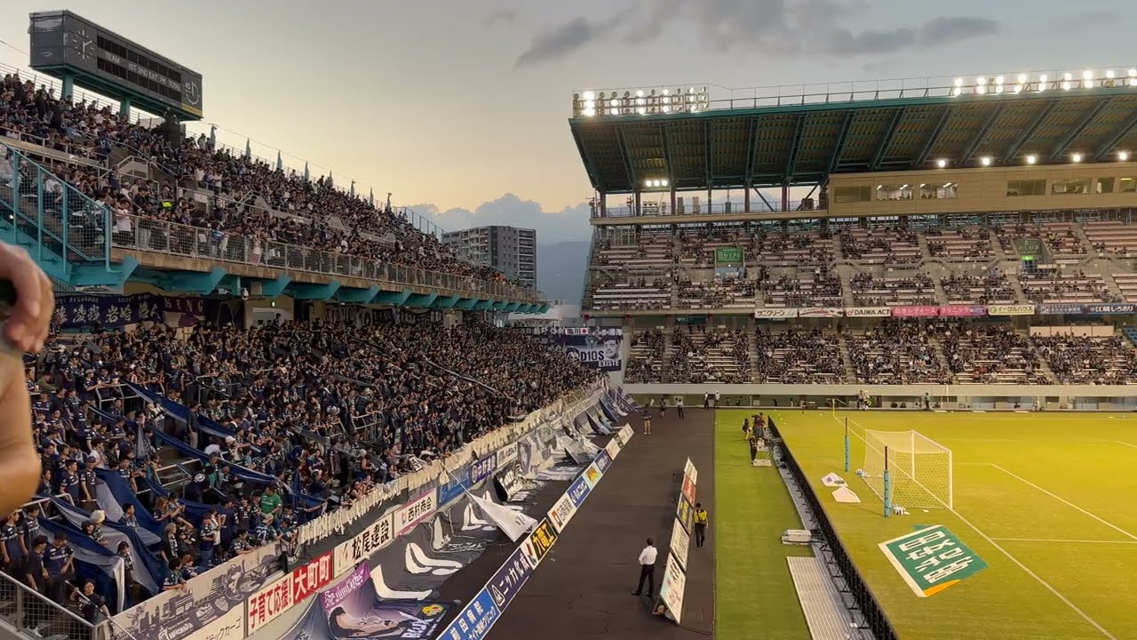 【2024年ラスト九州ダービー at 駅スタ】試合開始前上がりまくるゴル裏(ほぼほぼfull)