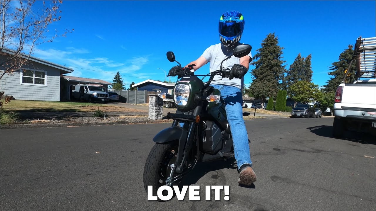 Honda Navi Ride and Review!  I Show Why it’s Better than a Honda Ruckus, and Get Dinner Too! #navi