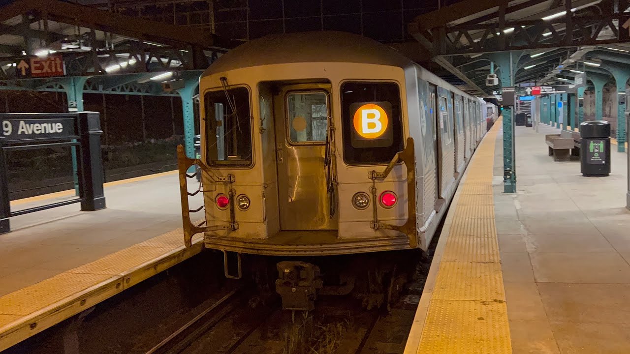 R42 Garbage Train passing 9th Avenue