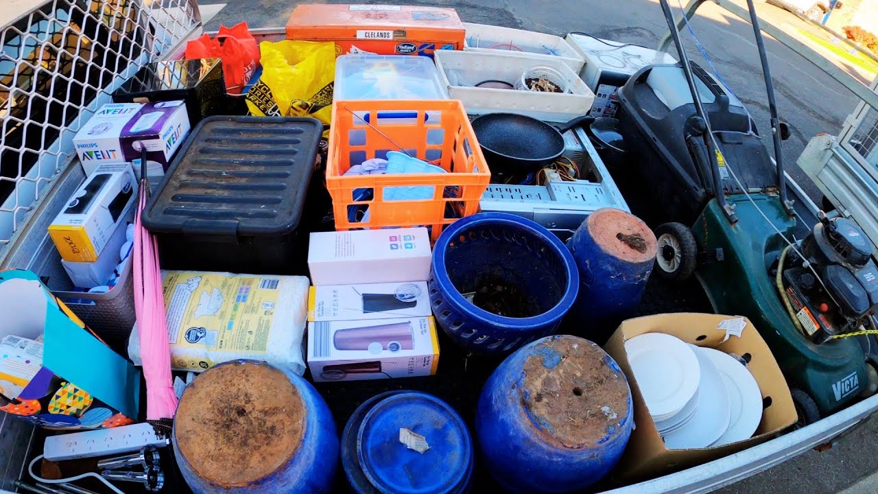 Roadside Riches - We Save Stuff!