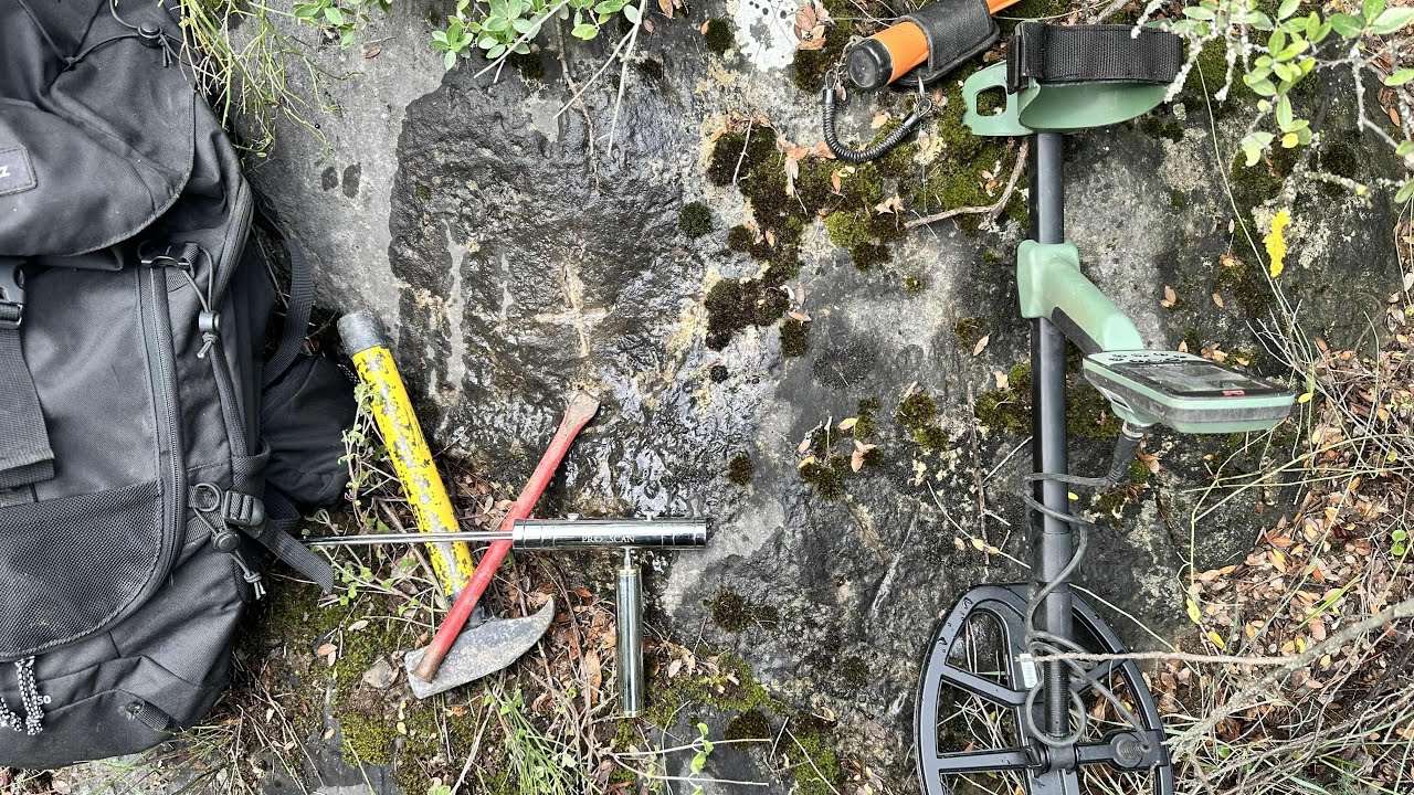 Когда я открыл крышку в скале, оттуда вышла невероятно большая римская статуя...