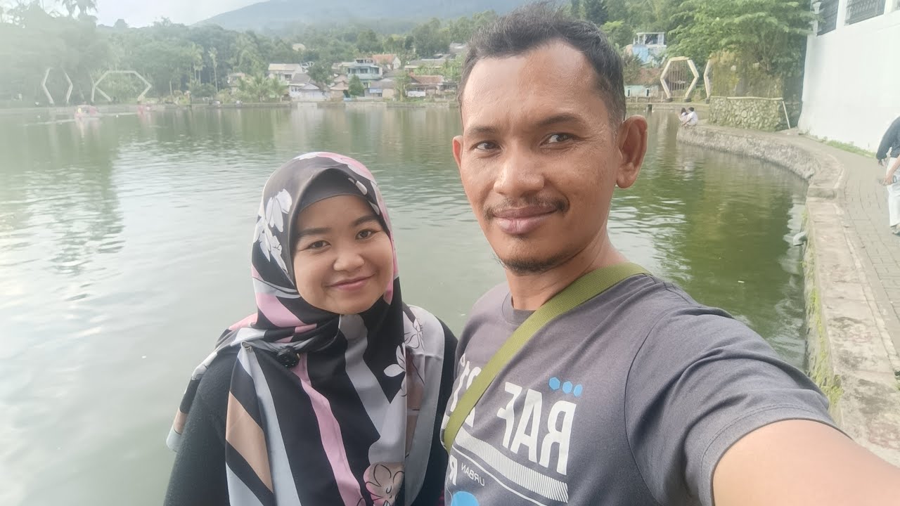menyapa sahabat onlineku di pinggir danou