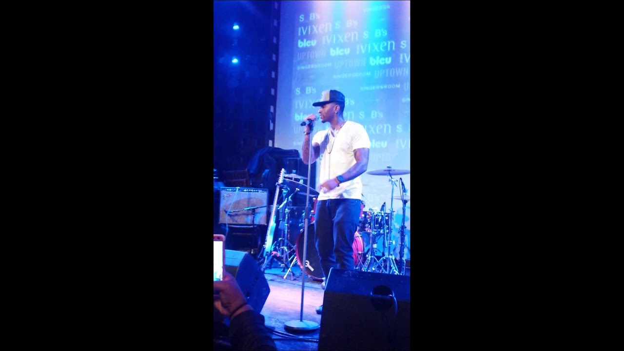 Willie Taylor Performs 