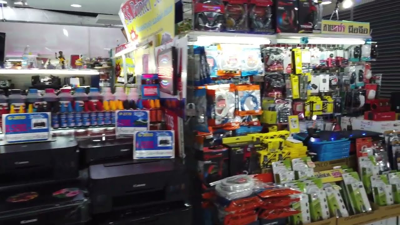 Bangkok's Pantip Plaza Ngamwongwan Market Tour 2022 | Cheap Fashion Clothes , Thai Street foods.