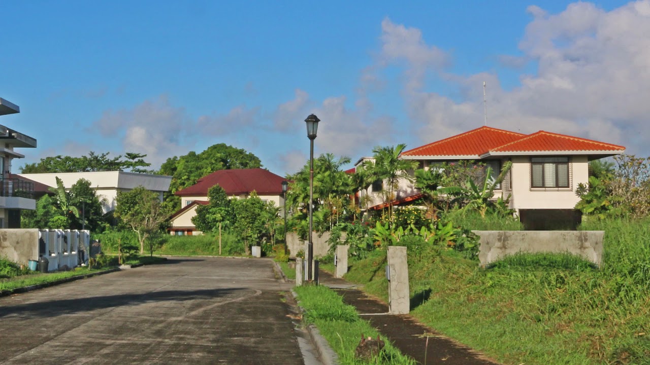 Pacific Shores Negros 60sec with houses and waterfront area