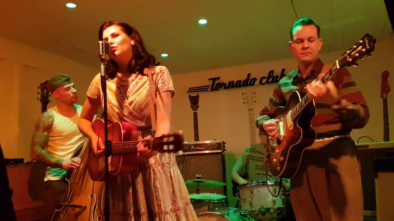 Sparklin' Sofie & The Bad Mangos - As Long as I'm Moving