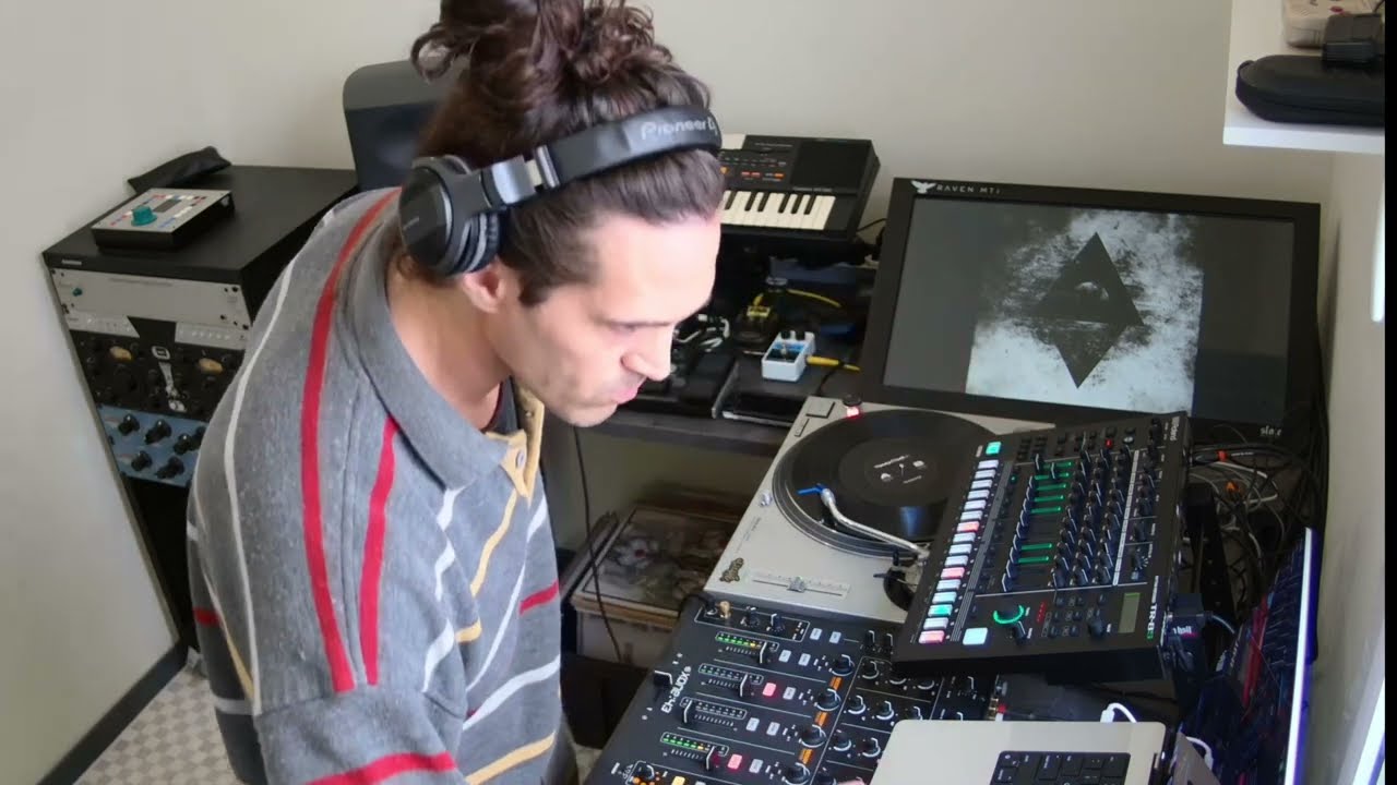 Theosis 021 | techno DJ set | Roland TR-8S | Digital Vinyl System | home studio 4k