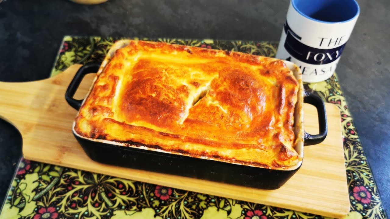 Leftovers. The Best, Chicken/Turkey Leftovers Pie Recipe, with Leeks & Mushrooms. #SRP #leftover