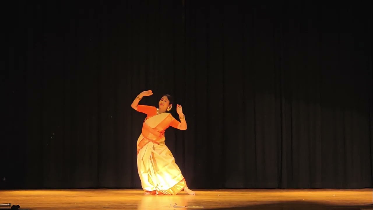 Madhur Dhwani Baaje | Saraswati Puja special Dance cover | Rabindra Sangeet Srabani Sen | Soumita