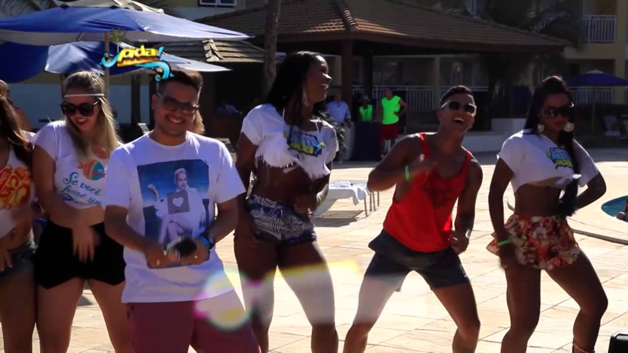 Léo Santana - É Gostosa - Pida de Verão 2015