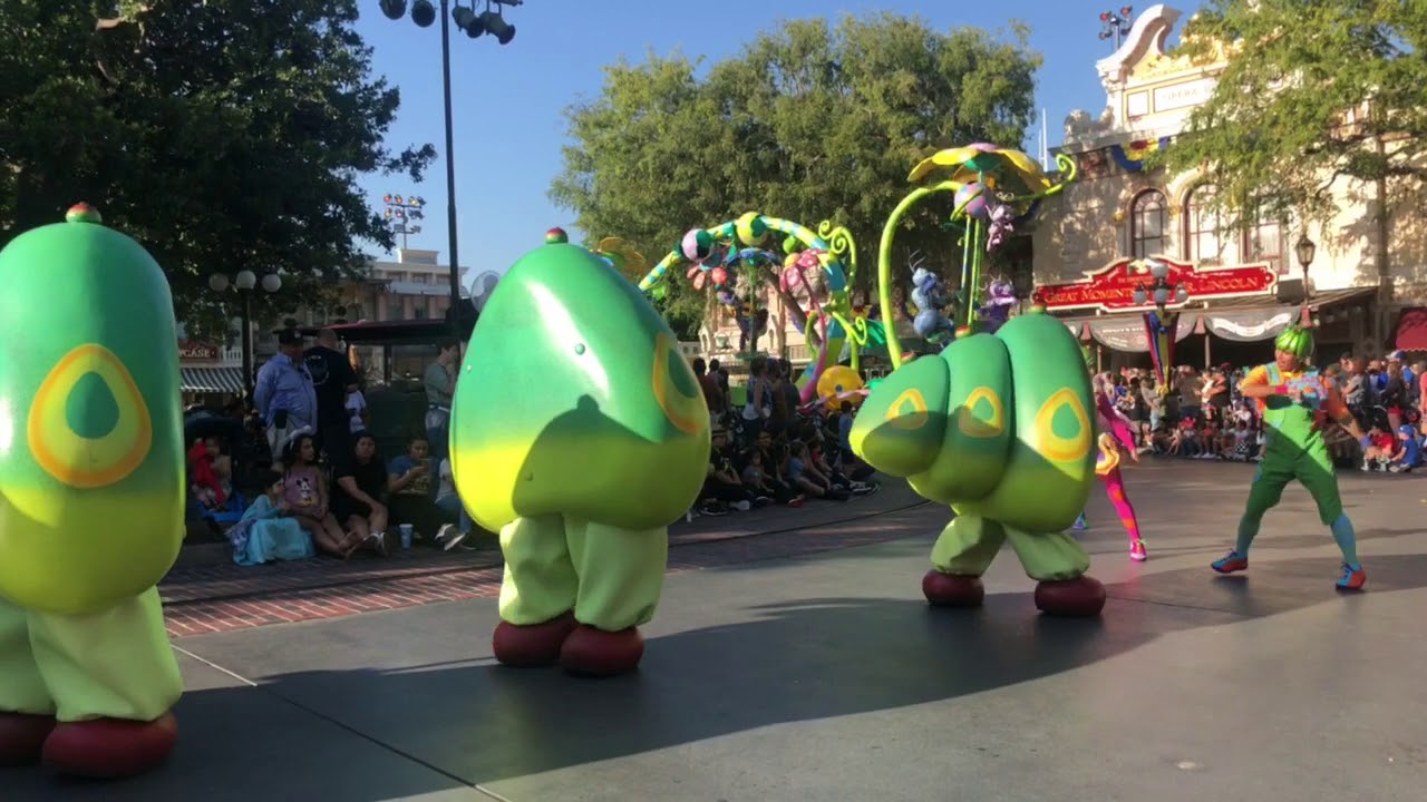 Disneyland: Pixar Play Parade 2018