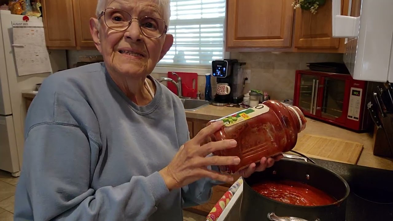 Nanny's Italian Tomato Sauce (Gravy!!)