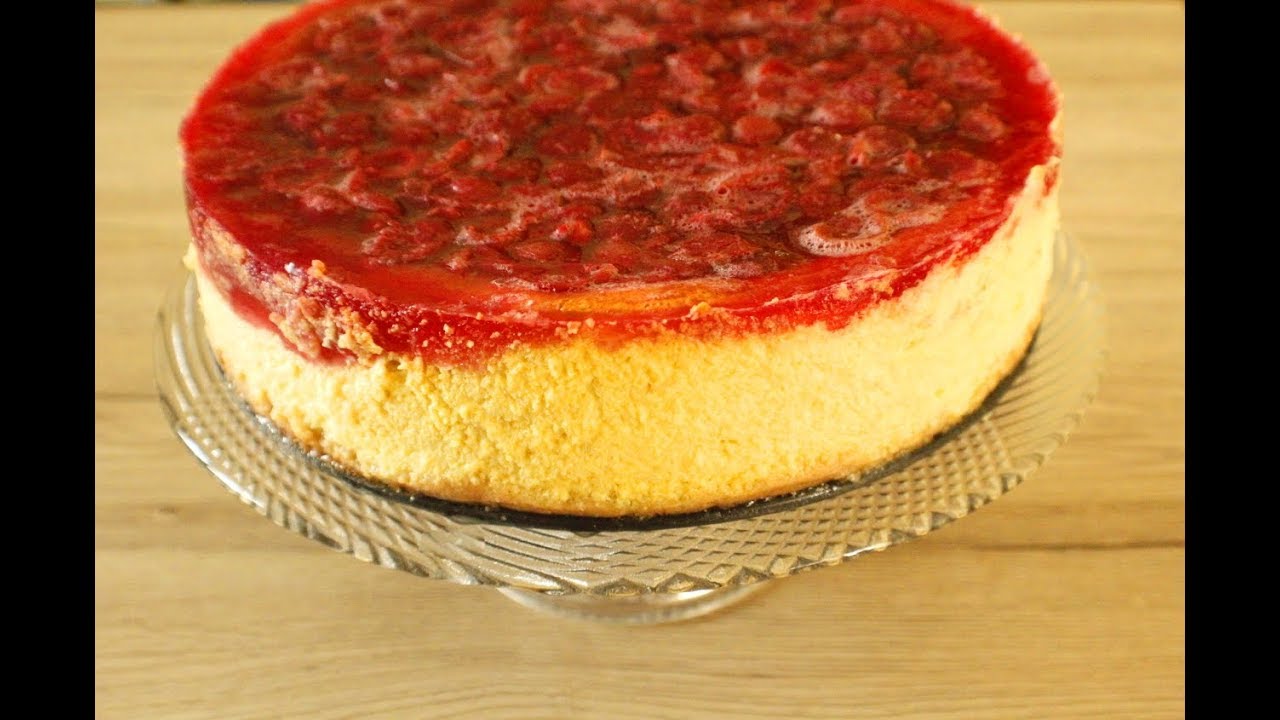 Cheesecake cu branza de vaci si jeleu de cirese