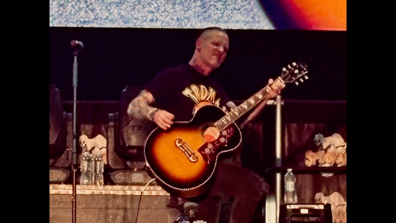 Corey Taylor Pink Pony Club Chappell Roan cover Acoustic Concert #coreytaylor #chappellroan #music