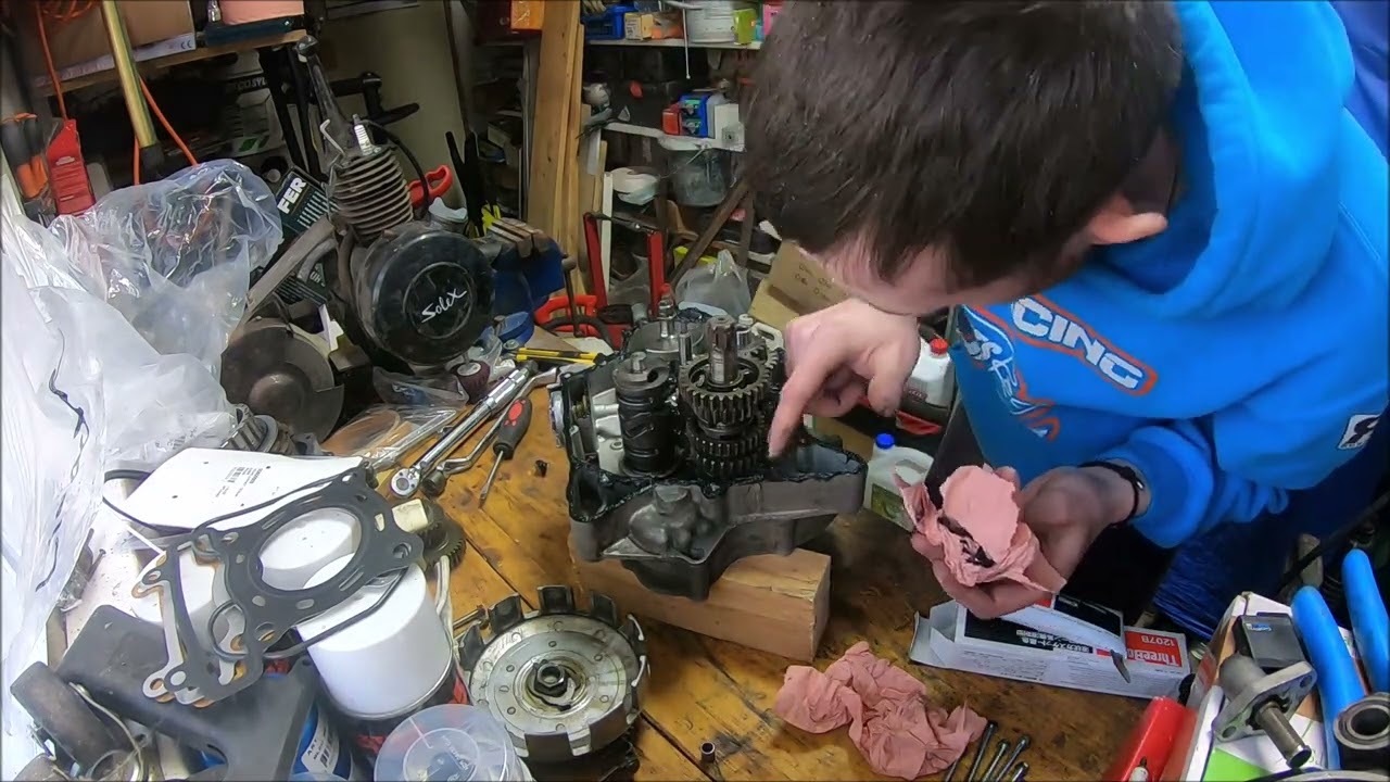 Remontage du 2eme moteur pour la cours au mans