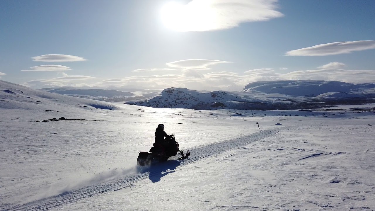 Moottorikelkkailua Kilpisjärvi  22.4.2020