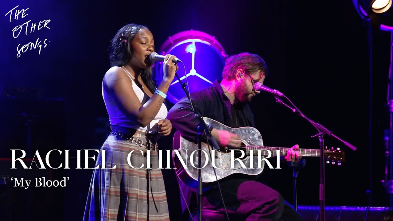 Rachel Chinouriri performs 