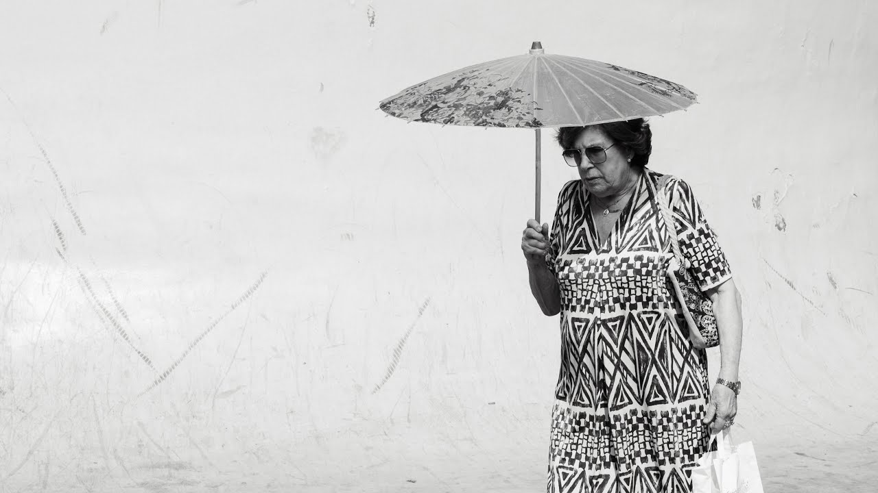 Fotografía callejera en blanco y negro en las Setas de Sevilla [POV STREET PHOTOGRAPHY]
