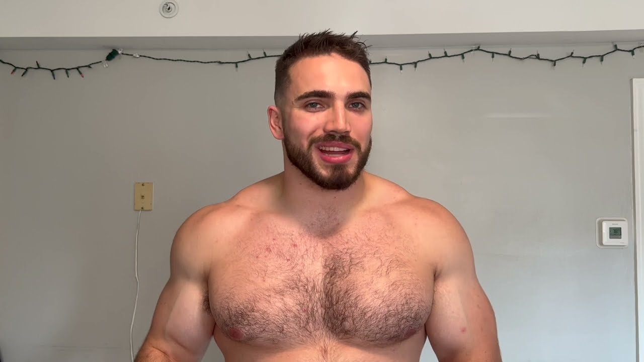 How This Natural Lifter Benches 500+ LBS
